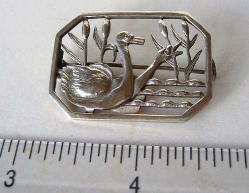 Chr,Veilskov silver swan brooch